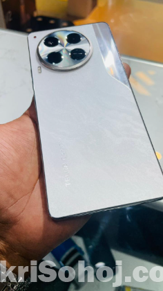 Tecno camon 30